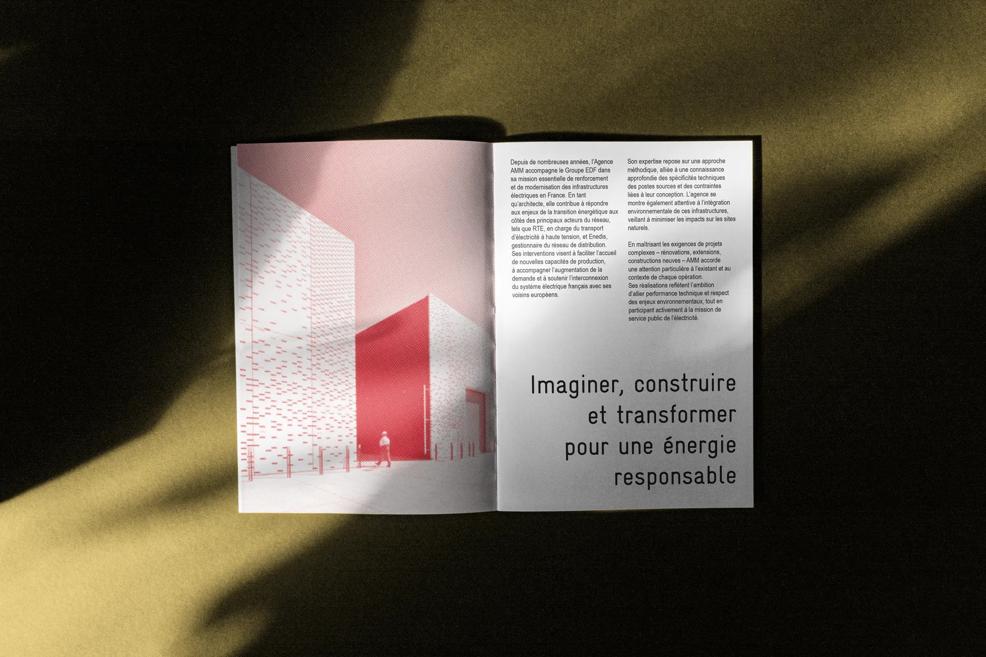 Double page intérieure du livre des 20 ans de l’agence d’architecture AMM, présentant ses réalisations dans le secteur de l’énergie.