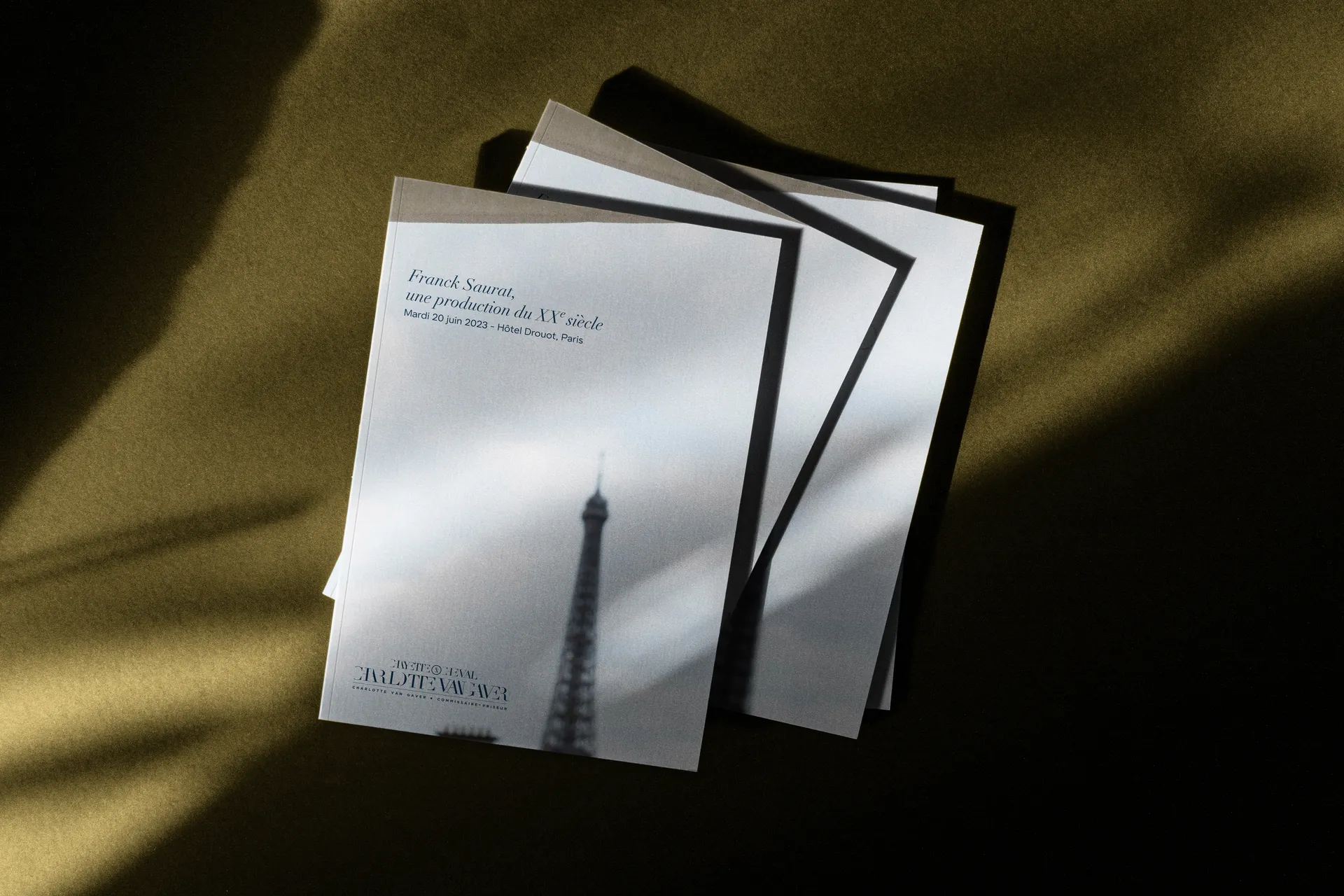 Catalogue de la vente aux enchères “Franck Saurat, une production du XXe siècle”, organisée par Chayette & Cheval à l’Hôtel Drouot en 2023.